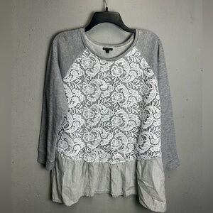 Women’s Grey and White Floral Shirt Sizee Large